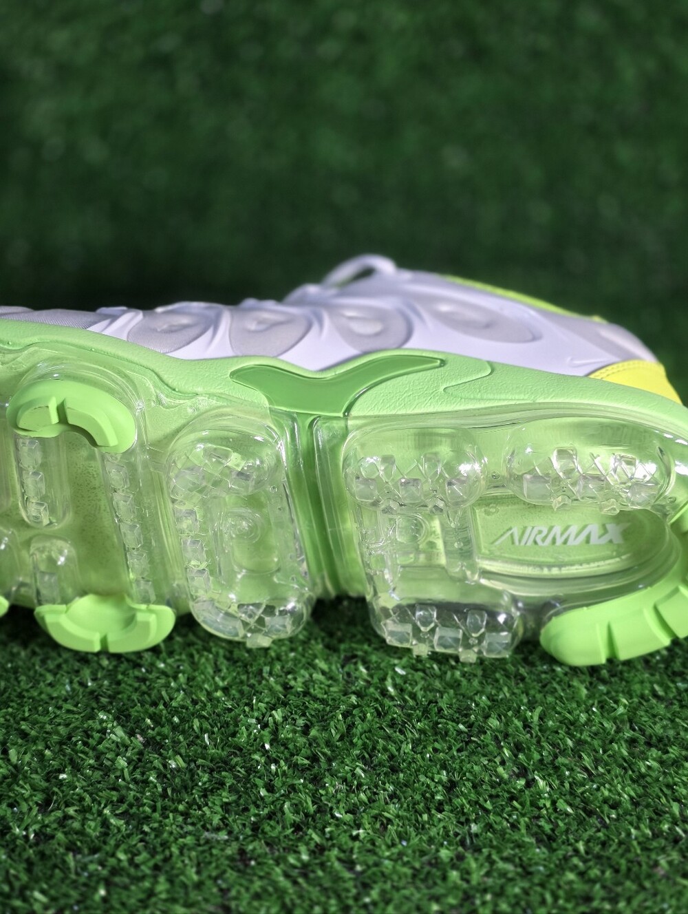 Nike Air Max Vapormax Tennis Green ๐ White Athletic Sneakers Men Size 12 - Picture 3 of 8